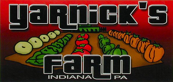 Yarnick's Farm Logo